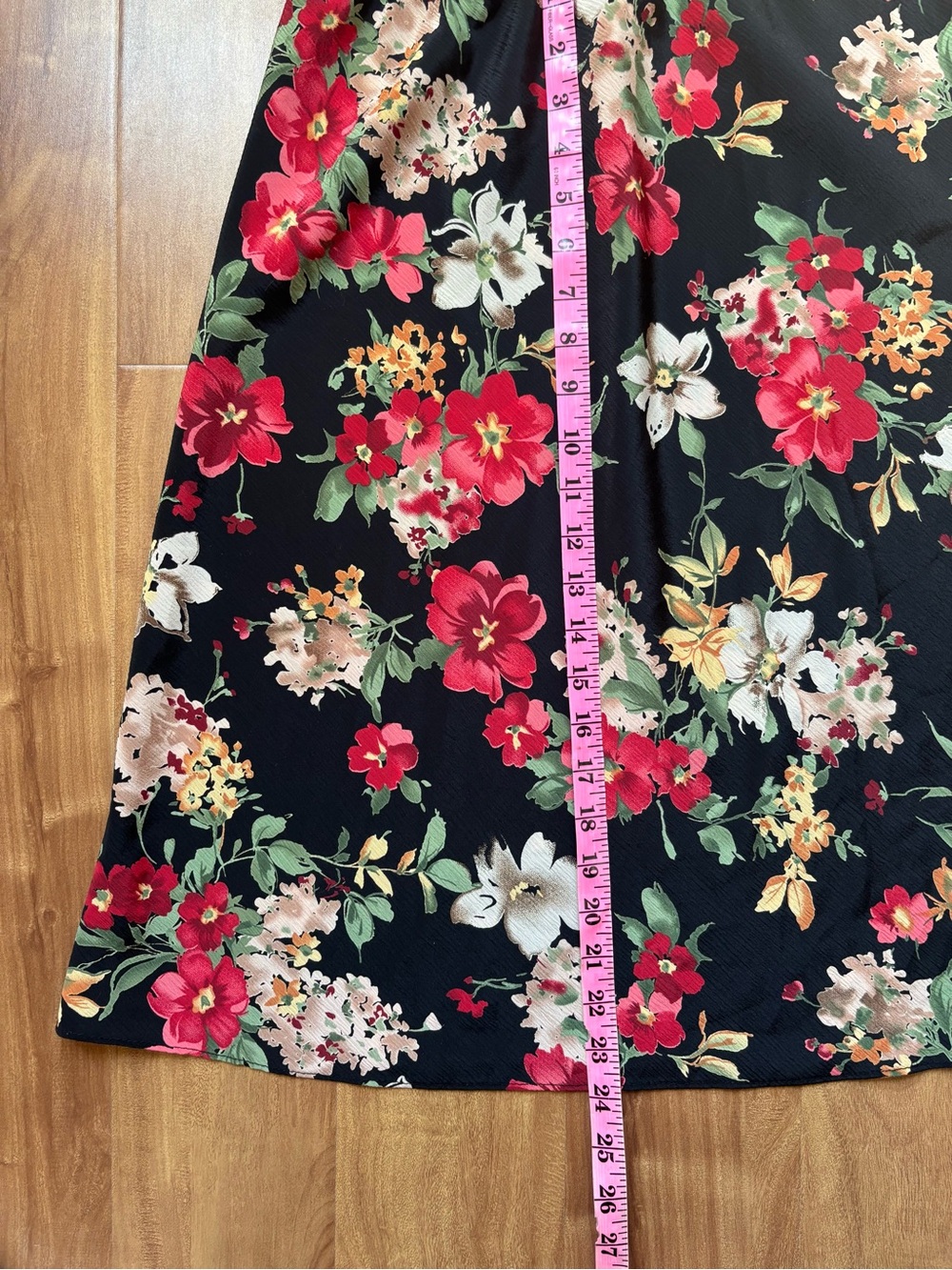 Vintage Black Floral Midi Skirt with Red & Cream Blooms - Picture 11 of 11